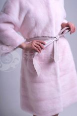 nezhno rozovaja norka stojka 1 155x233 - Шуба из меха норки нежно-розового цвета