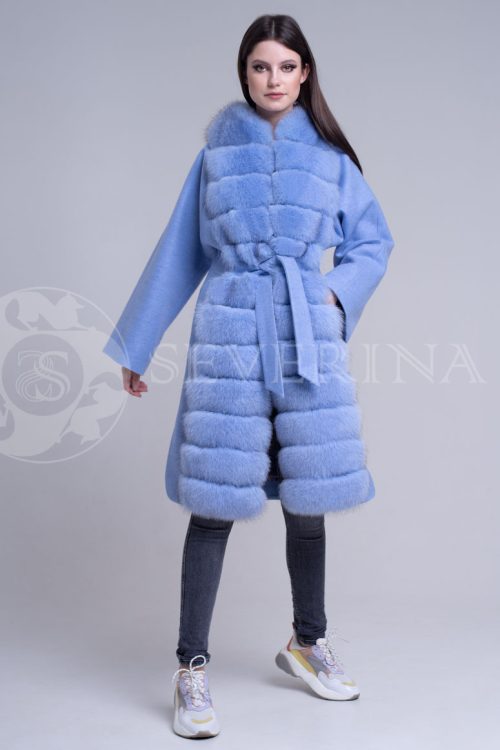 goluboe pesec1 500x750 - Пальто с отделкой из меха песца голубого цвета П-004