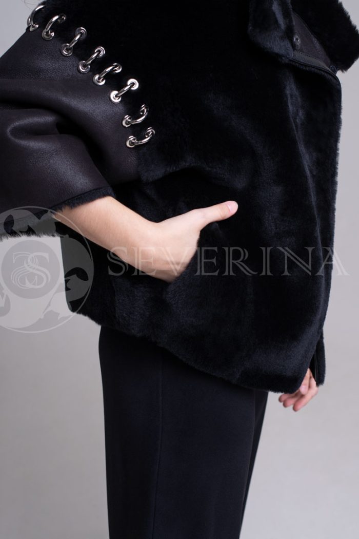 chernaja kolca4 700x1050 - Куртка-дубленка из меха овчины чёрного цвета Д-011-1