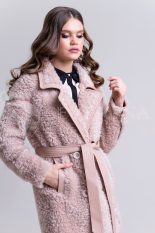 palto jekomeh pudra1 155x233 - Пальто из овечьей шерсти пудрового оттенка с кожаной отделкой П-014-1