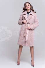 palto jekomeh pudra3 155x233 - Пальто из овечьей шерсти пудрового оттенка с кожаной отделкой П-014