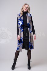 palto mokko norka sinie cvety 4 155x233 - Пальто-жилет серого цвета с инкрустацией цветным мехом норки П-018
