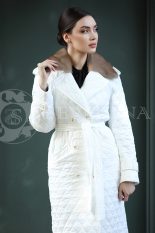 palto beloe stezhka meh norki 4 155x233 - Пальто стёганое белого цвета с отделкой мехом норки 1-0116