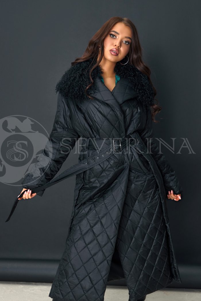 palto chernoe steganoe 1 700x1050 - Пальто стёганое черного цвета с отделкой мехом ламы
