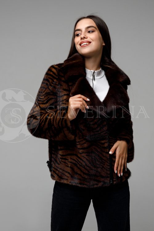 shuba norka tigr 1 500x750 - Полупальто классическое красного цвета с отделкой мехом норки с леопардовым принтом ВА-259