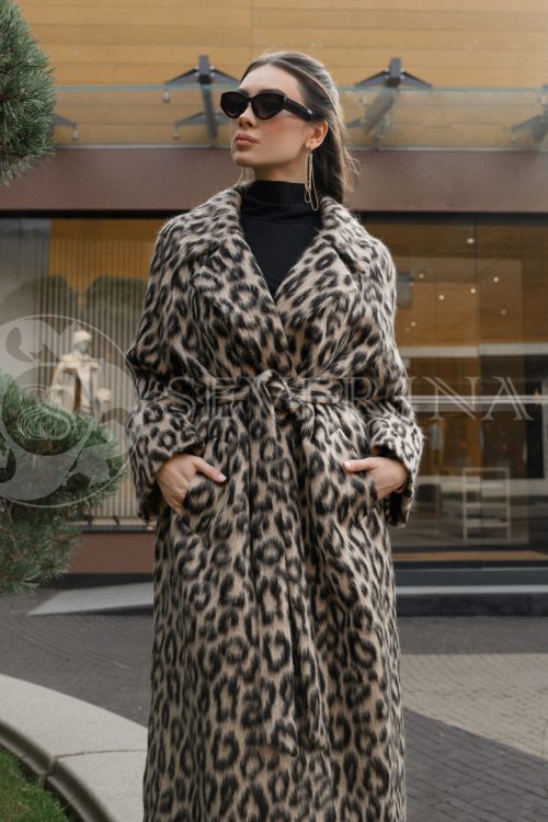 palto leopardovoe 1 500x750 - Пальто из экомеха с капюшоном в цвете "рысь"