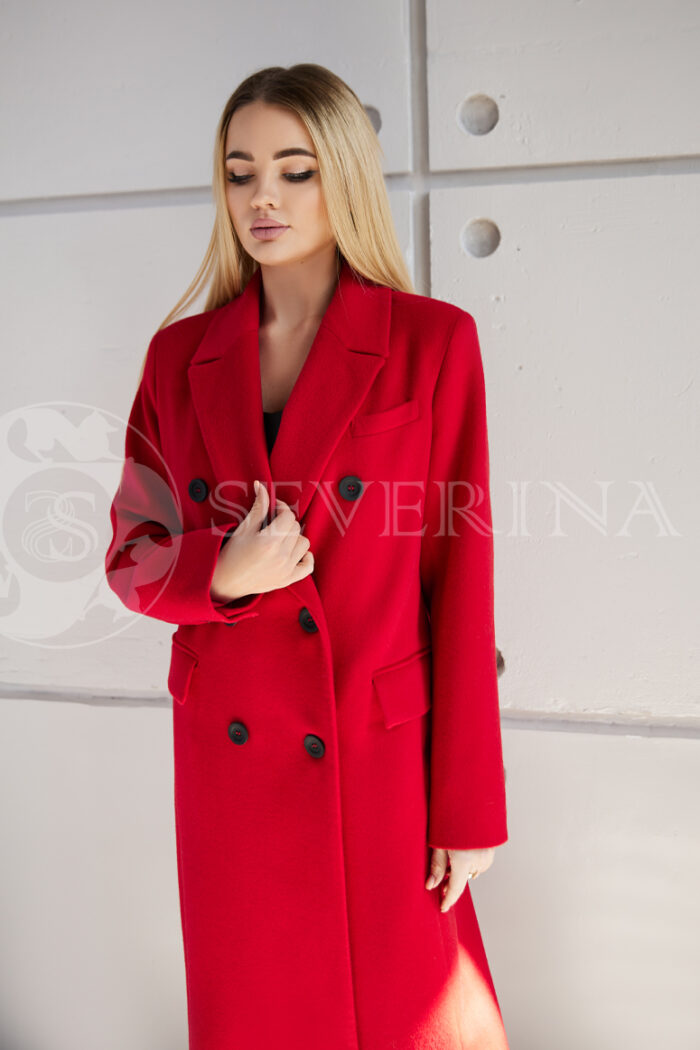 palto dvubortnoe krasnoe 6 700x1050 - Пальто классическое двубортное красного цвета