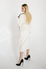 palto halat molochnoe s kontrastnoj strochkoj 4 155x233 - Пальто кашемировое молочного цвета с контрастной строчкой-окантовкой