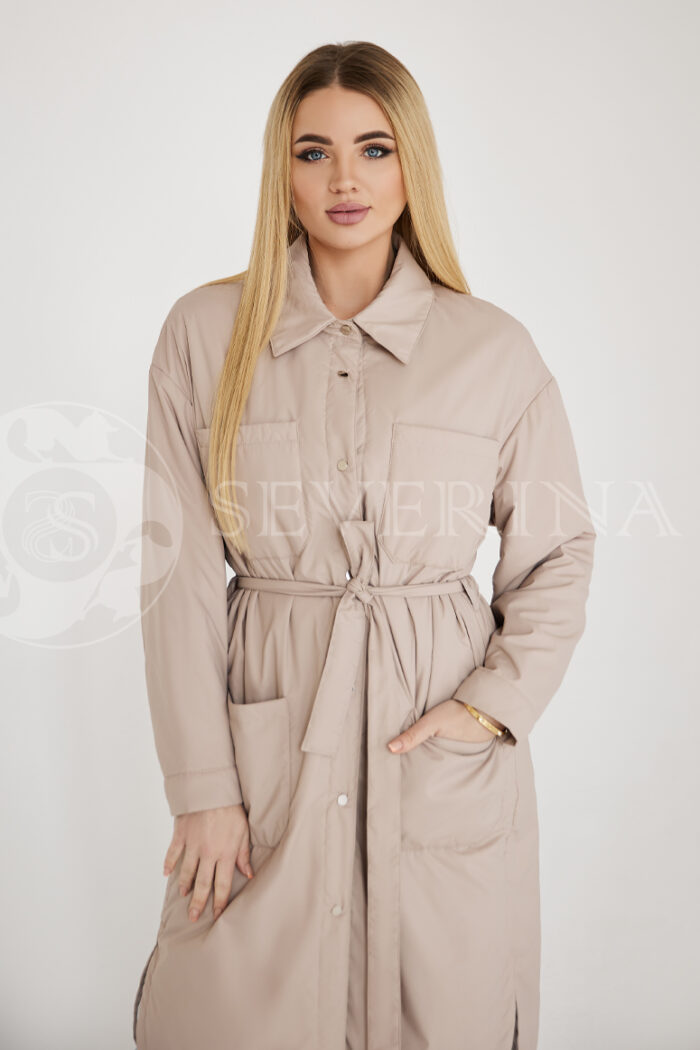 palto rubashka plashhevka bezhevoe 6 700x1050 - Пальто-рубашка из плащевой ткани на кнопках бежевого цвета