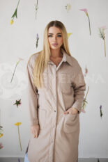 palto rubashka plashhevka bezhevoe 7 155x233 - Пальто-рубашка из плащевой ткани на кнопках бежевого цвета
